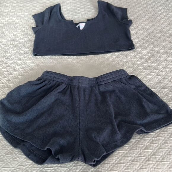 Colsie crop top and shorts set-  XS - Picture 6 of 9